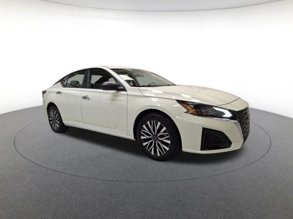 Used 2025 Nissan Altima 2.5 SV Sedan