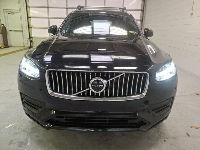 2021 Volvo XC90 T6 Momentum photo 2