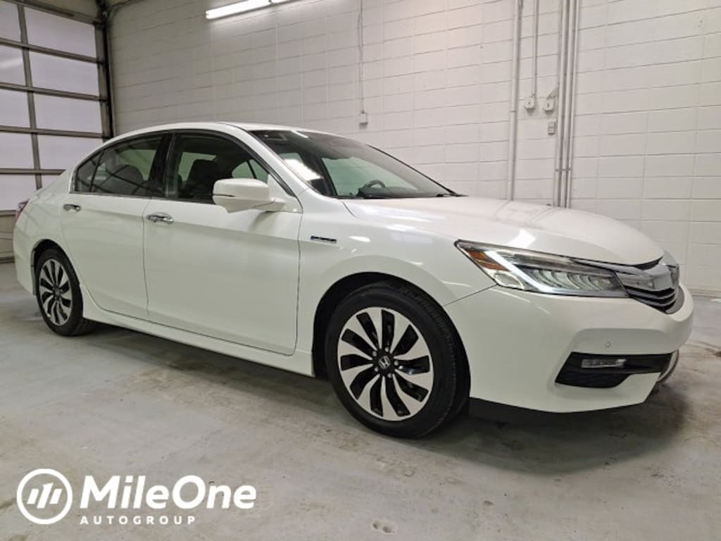 Used 2017 Honda Accord Hybrid Touring Sedan