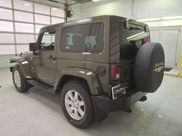2016 Jeep Wrangler Sahara photo 4