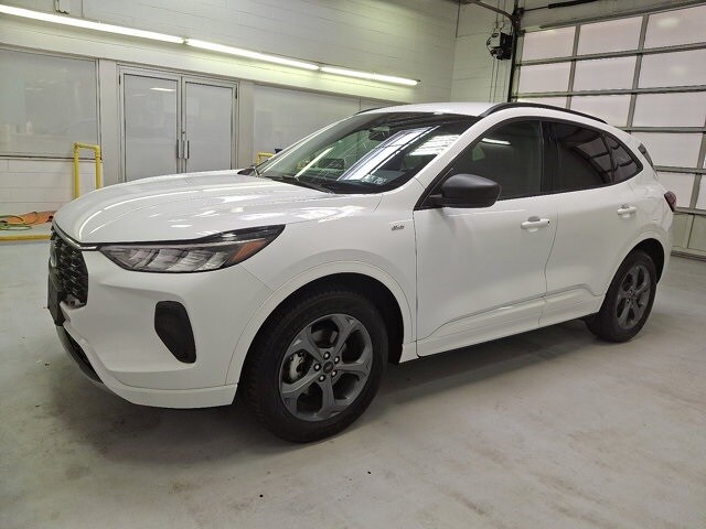 2023 Ford Escape ST-Line photo 3