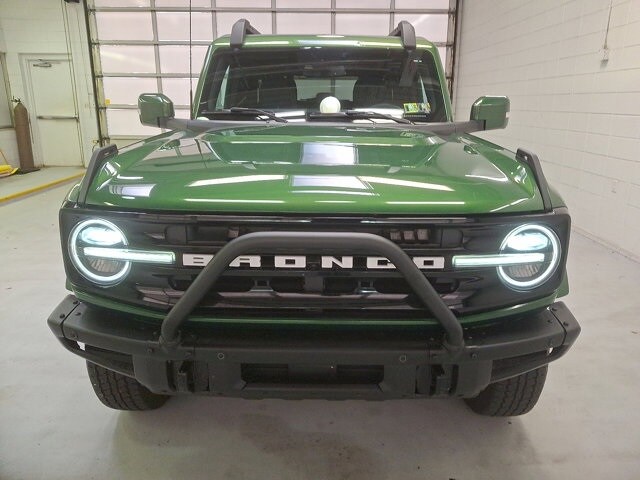 2022 Ford Bronco Outer Banks photo 2