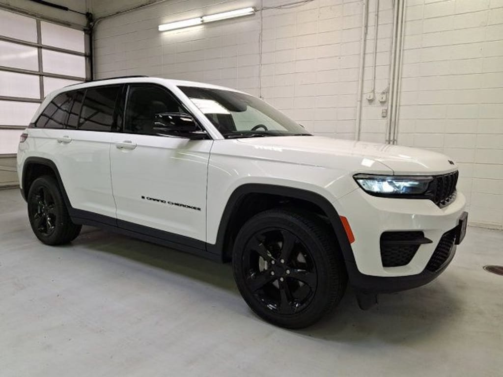 Used 2023 Jeep Grand Cherokee Altitude X SUV