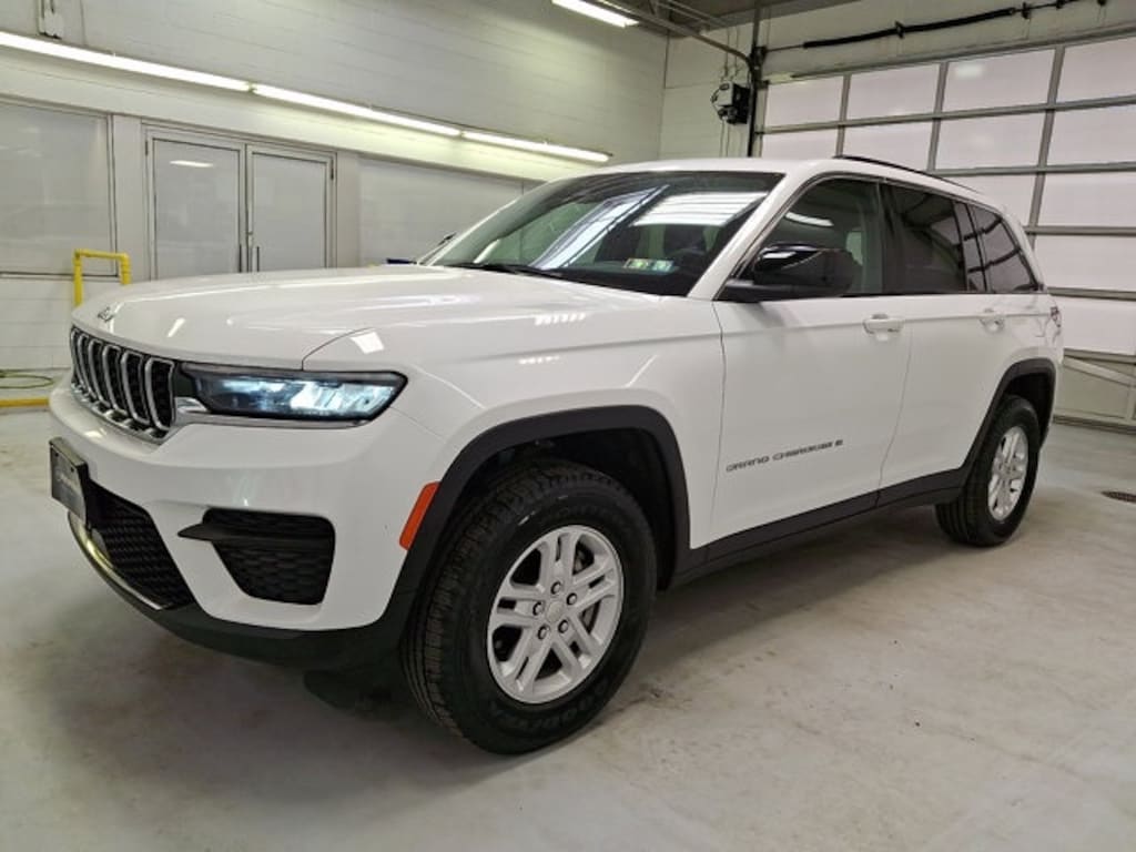 Used 2024 Jeep Grand Cherokee Laredo SUV