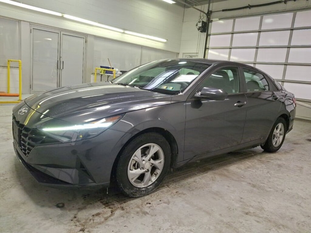Used 2021 Hyundai Elantra SE Sedan
