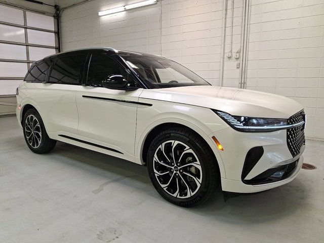 2025 Lincoln Nautilus Reserve AWD's photo
