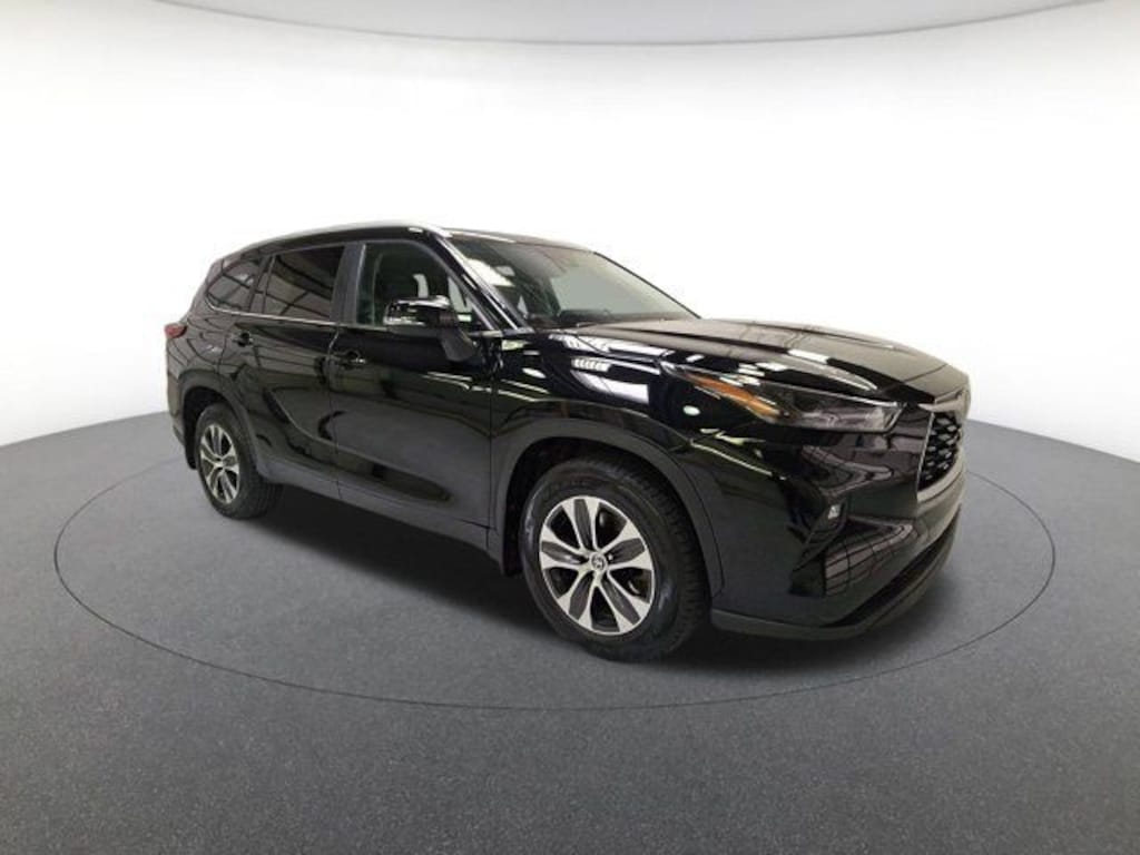 Used 2023 Toyota Highlander XLE SUV