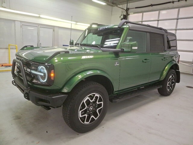 2022 Ford Bronco Outer Banks photo 3