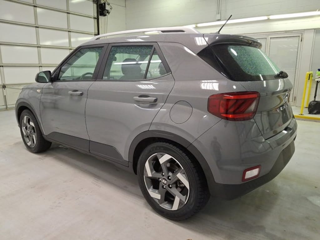 Used 2023 Hyundai Venue SEL SUV