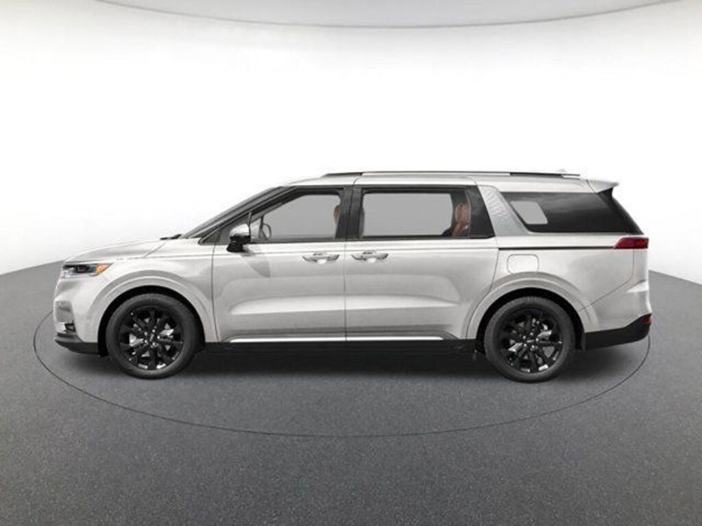 Used 2024 Kia Carnival SX Minivan/Van