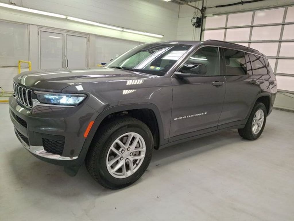 Used 2025 Jeep Grand Cherokee L Laredo SUV