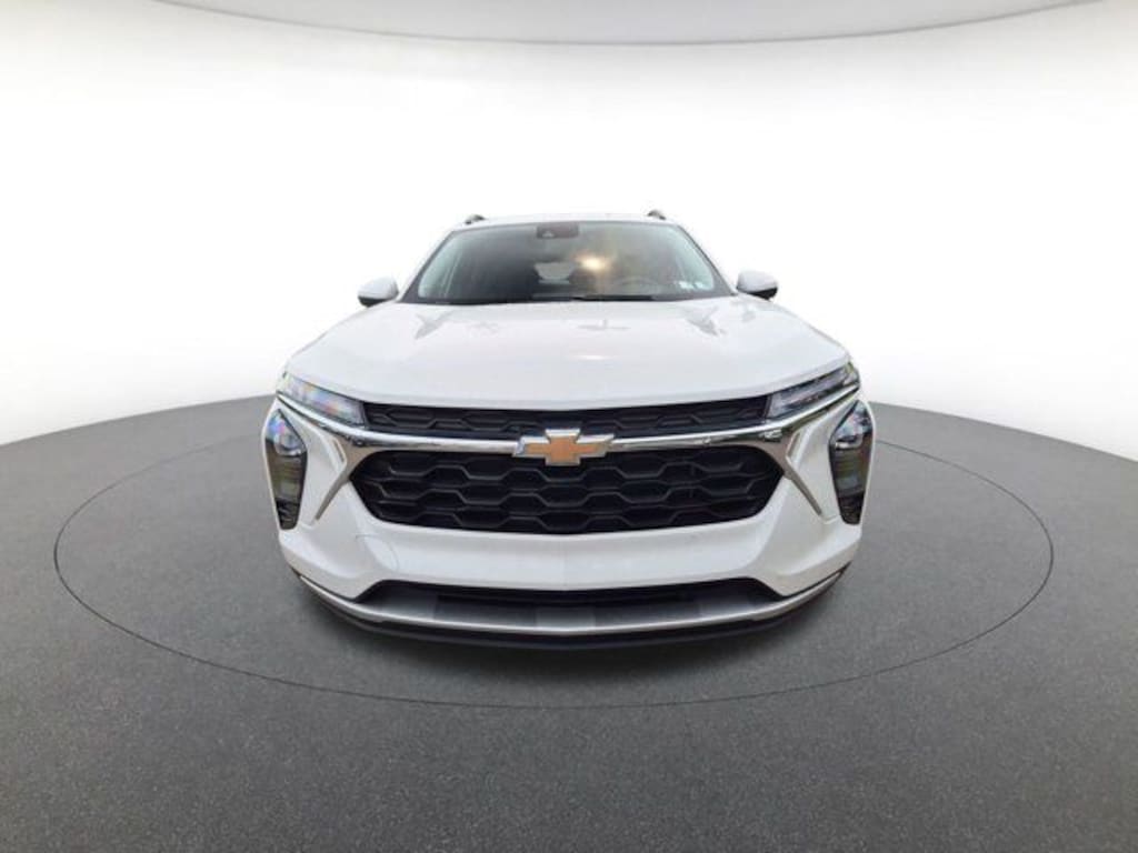 Used 2025 Chevrolet Trax LT SUV