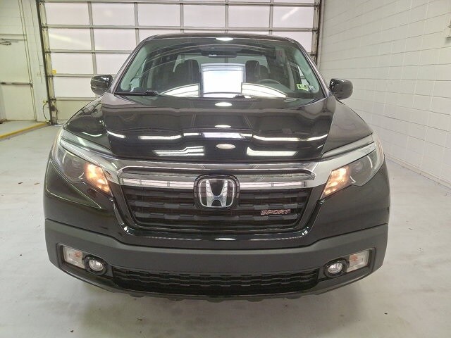 2020 Honda Ridgeline Sport photo 2