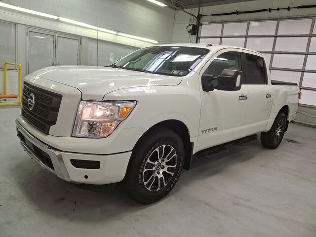 2021 Nissan Titan SV photo 3