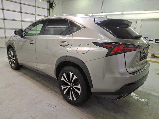 2021 Lexus NX 300 F SPORT photo 4