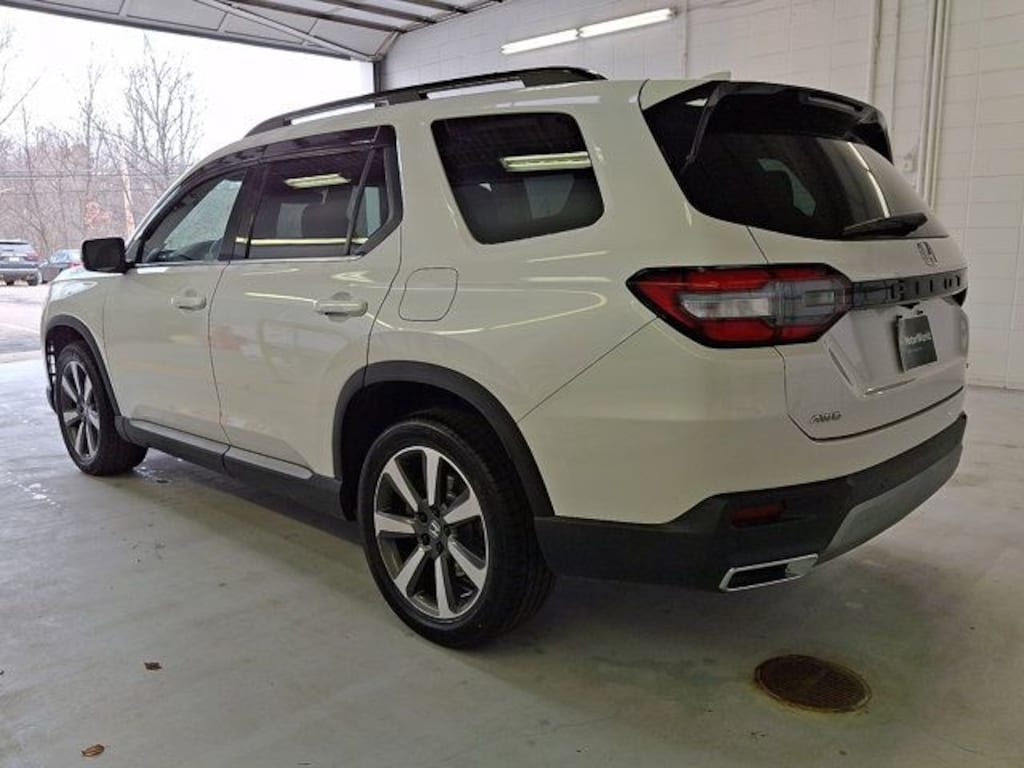 Used 2023 Honda Pilot Touring SUV