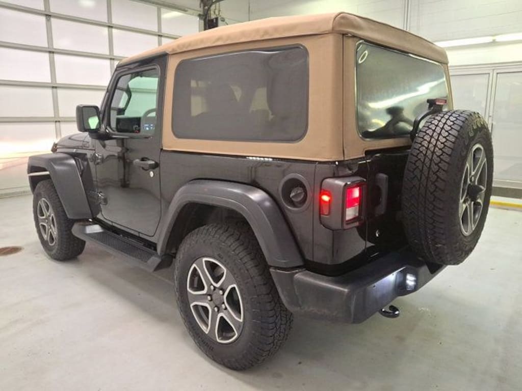 Used 2020 Jeep Wrangler Black & Tan SUV