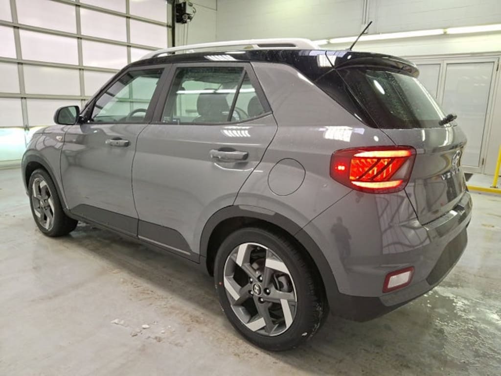 Used 2023 Hyundai Venue Limited SUV