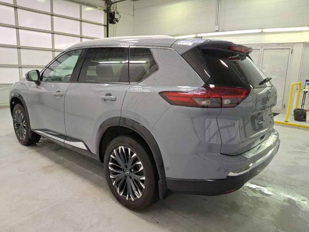 Used 2024 Nissan Rogue Platinum SUV