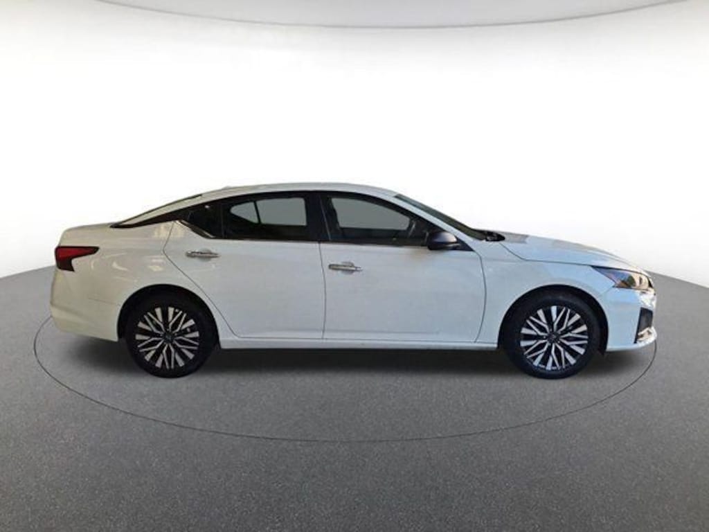 Used 2025 Nissan Altima 2.5 SV Sedan