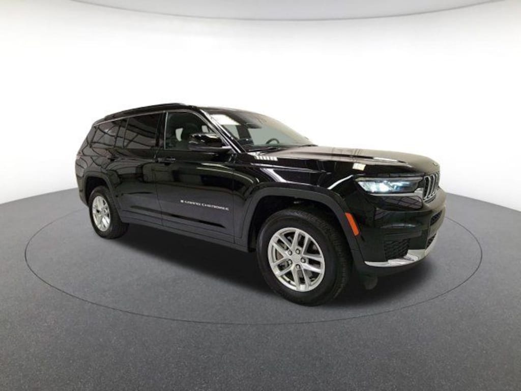 Used 2025 Jeep Grand Cherokee L Laredo SUV