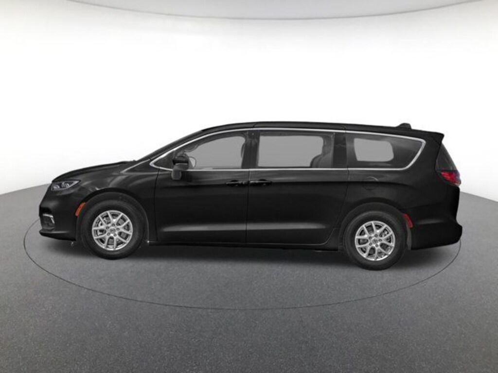 Used 2024 Chrysler Pacifica Touring L Minivan/Van