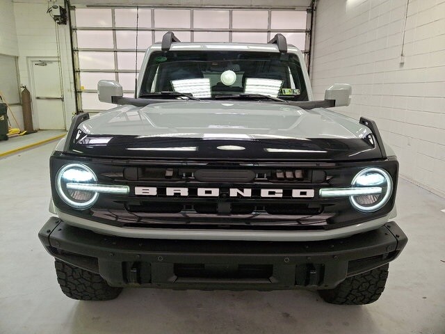 2022 Ford Bronco Outer Banks photo 2
