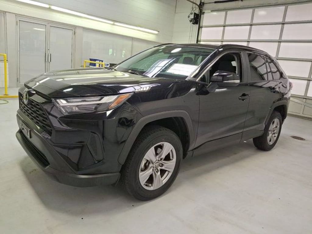 Used 2025 Toyota RAV4 XLE SUV