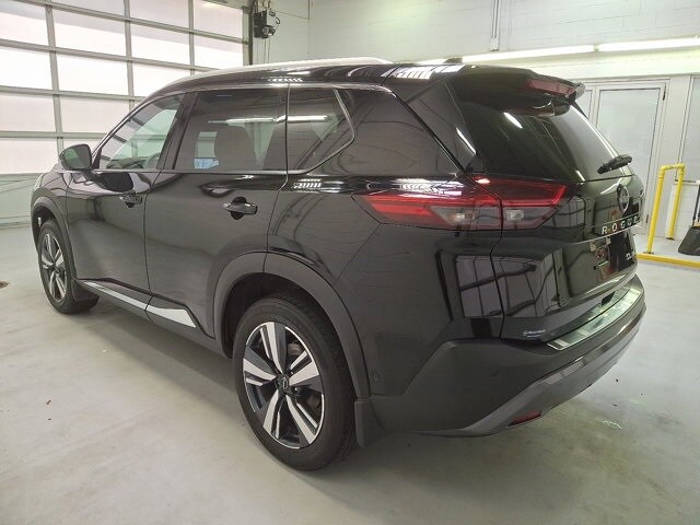 2023 Nissan Rogue SL photo 3