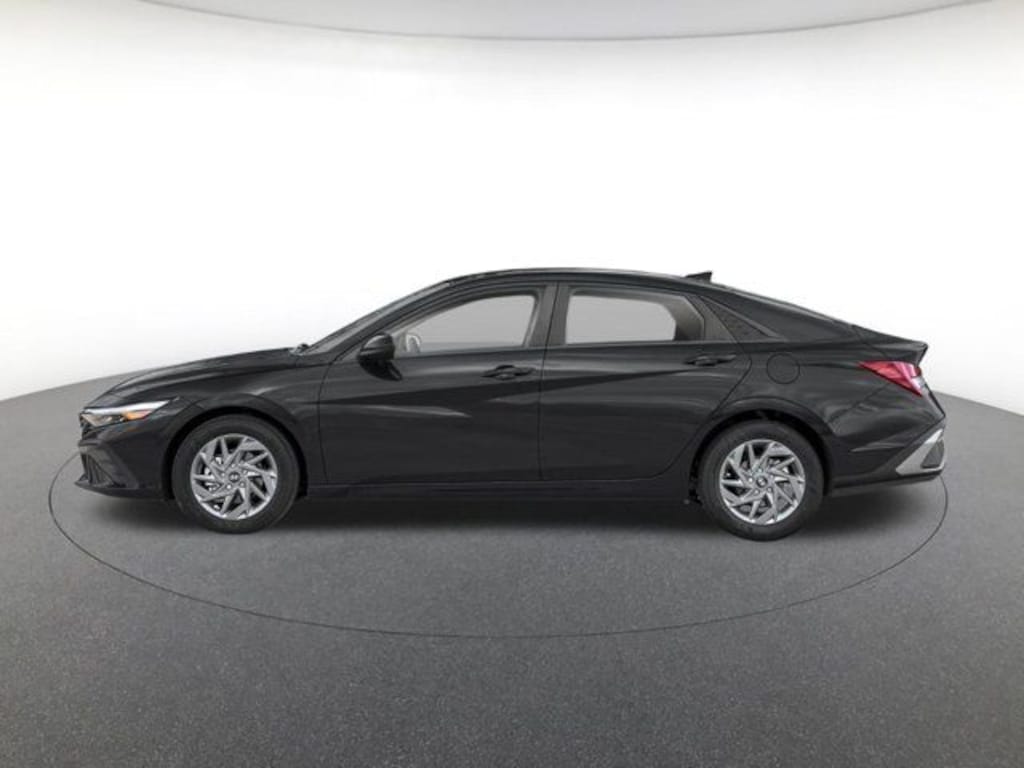 Used 2024 Hyundai Elantra SEL Sedan