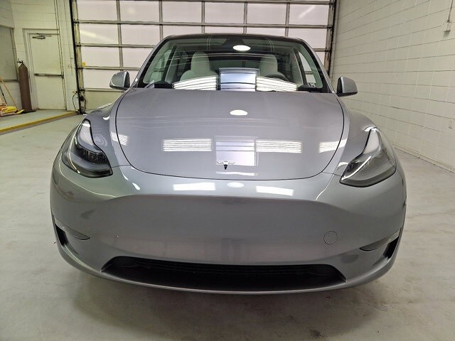 2024 Tesla Model Y Long Range photo 2