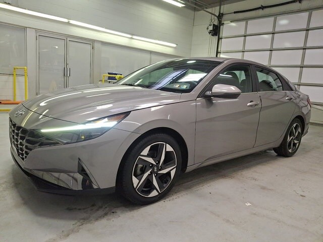 2021 Hyundai Elantra SEL photo 2