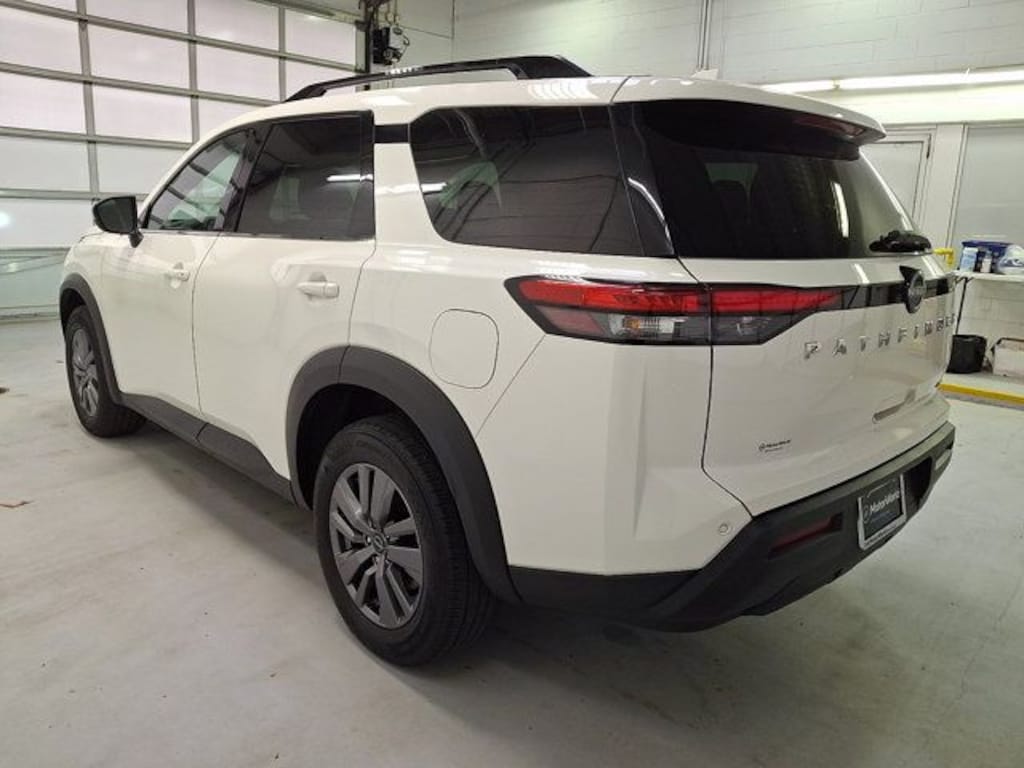 Used 2025 Nissan Pathfinder SV SUV