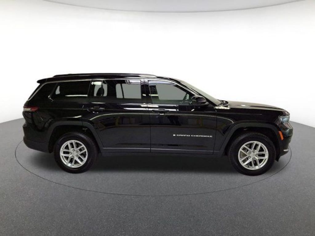 Used 2025 Jeep Grand Cherokee L Laredo SUV