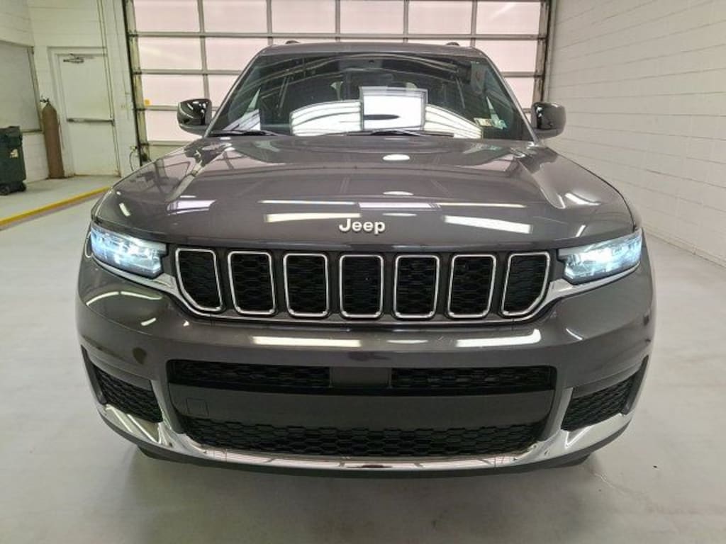 Used 2025 Jeep Grand Cherokee L Laredo SUV
