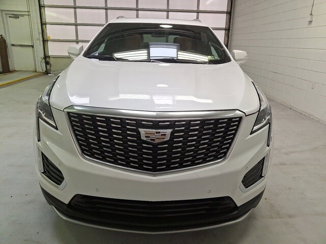 2022 Cadillac XT5 Premium Luxury photo 2