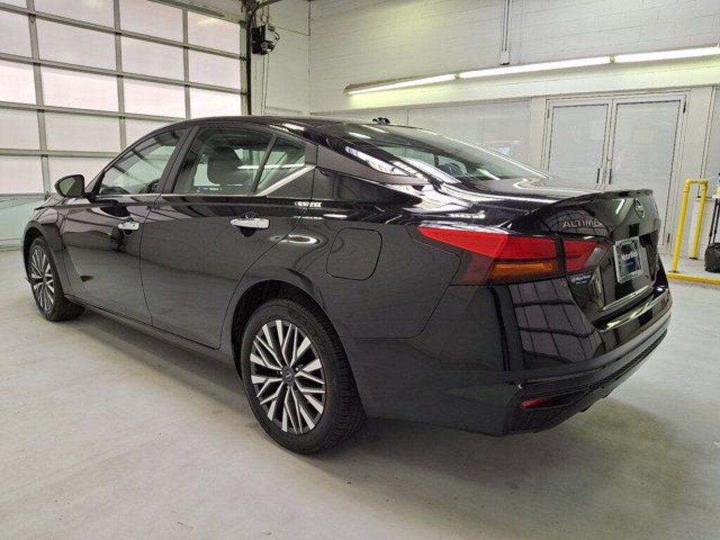 Used 2025 Nissan Altima 2.5 SV Sedan