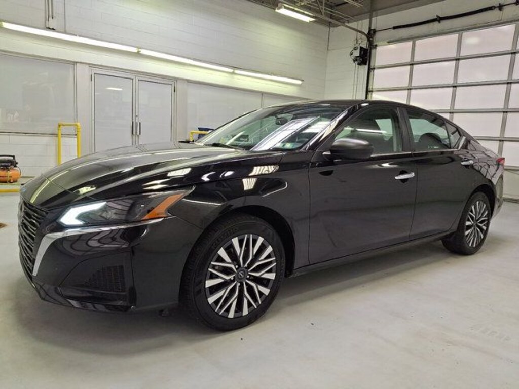 Used 2025 Nissan Altima 2.5 SV Sedan