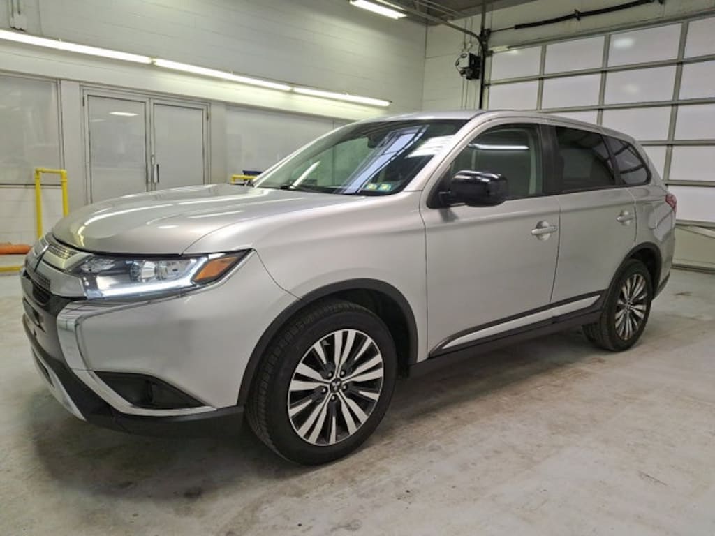 Used 2020 Mitsubishi Outlander ES SUV
