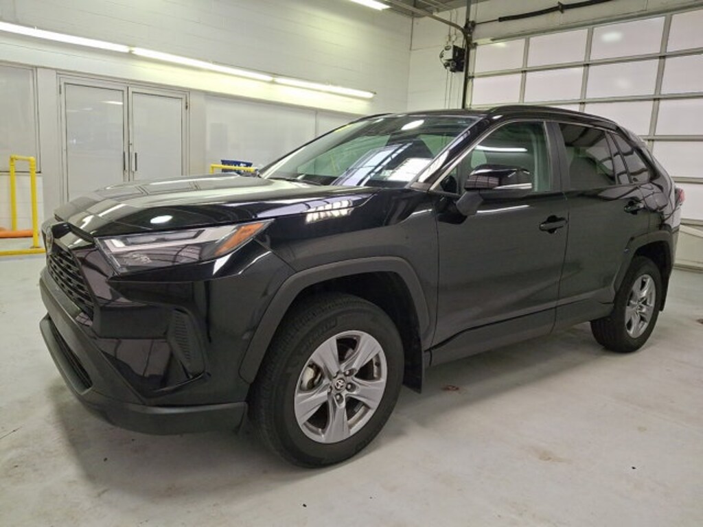 Used 2022 Toyota RAV4 XLE SUV