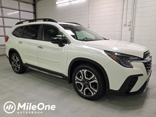 2024 Subaru Ascent Touring's photo