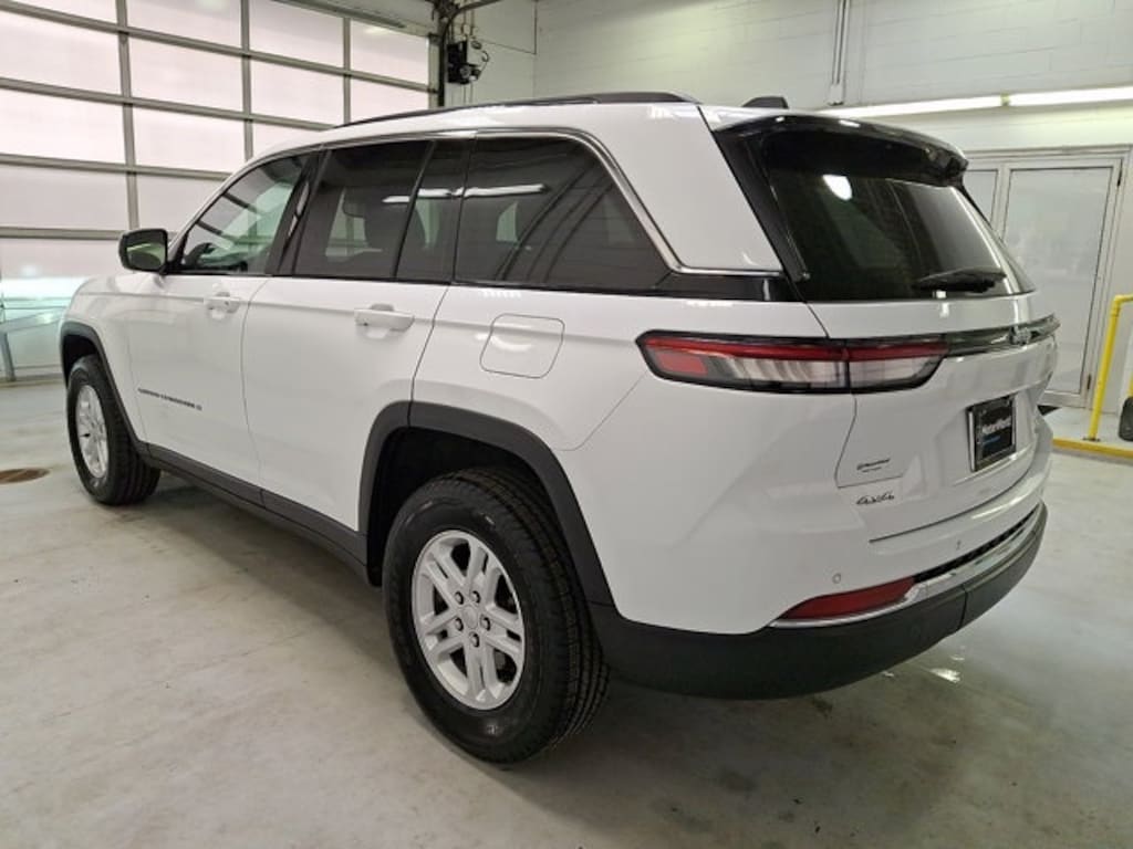 Used 2024 Jeep Grand Cherokee Laredo SUV
