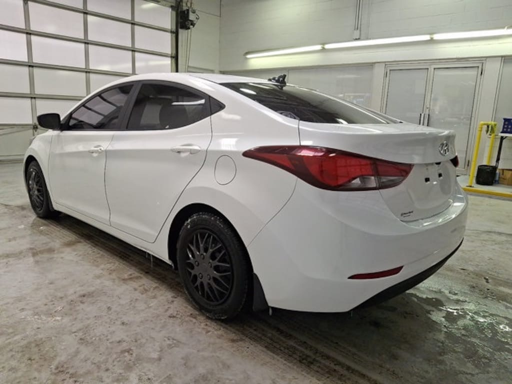 Used 2016 Hyundai Elantra SE Sedan