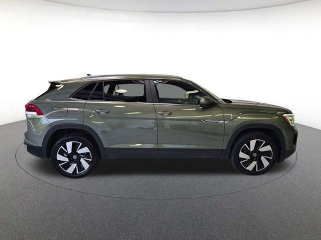 Used 2026 Volkswagen Atlas Cross Sport 2.0T SE w/Technology SUV