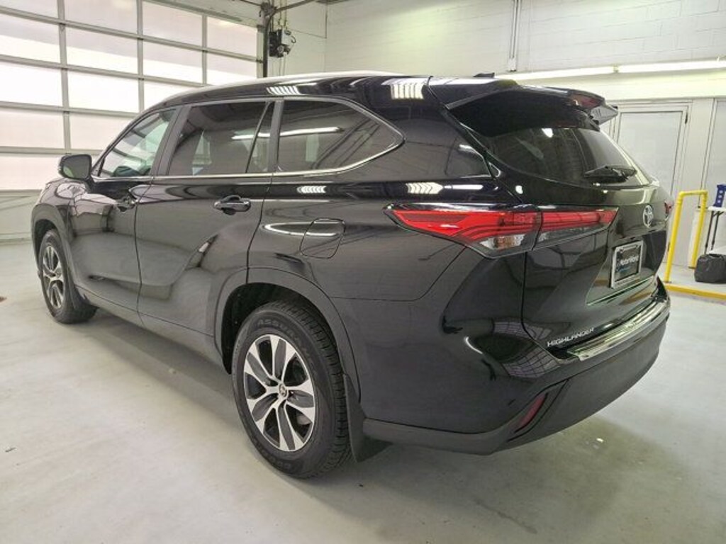 Used 2023 Toyota Highlander XLE SUV