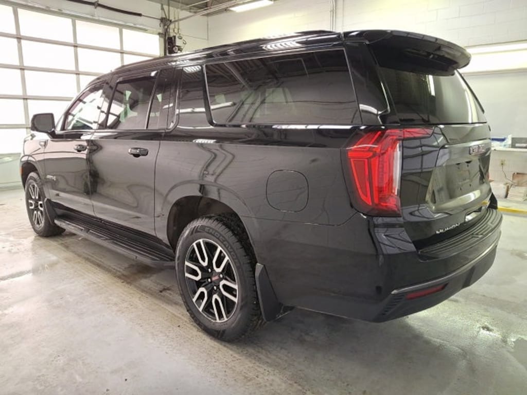 Used 2023 GMC Yukon XL AT4 SUV