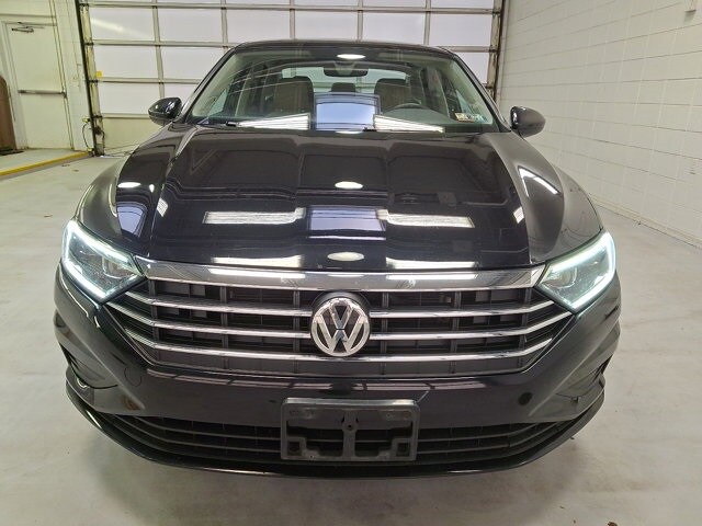 2020 Volkswagen Jetta SEL photo 2