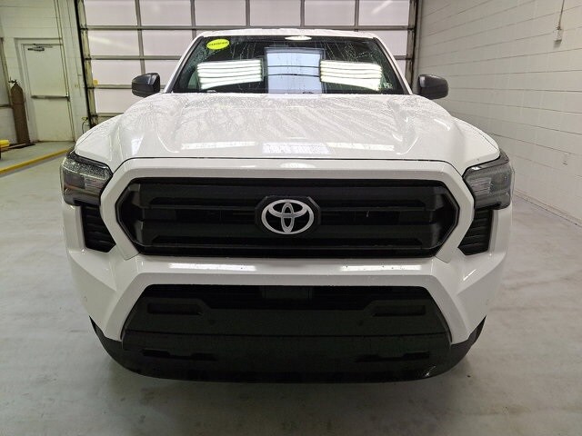 2025 Toyota Tacoma SR Double Cab photo 2