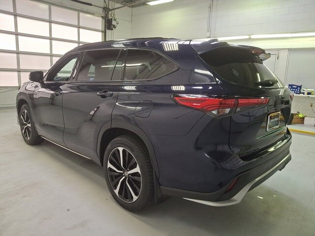 2021 Toyota Highlander XSE photo 2