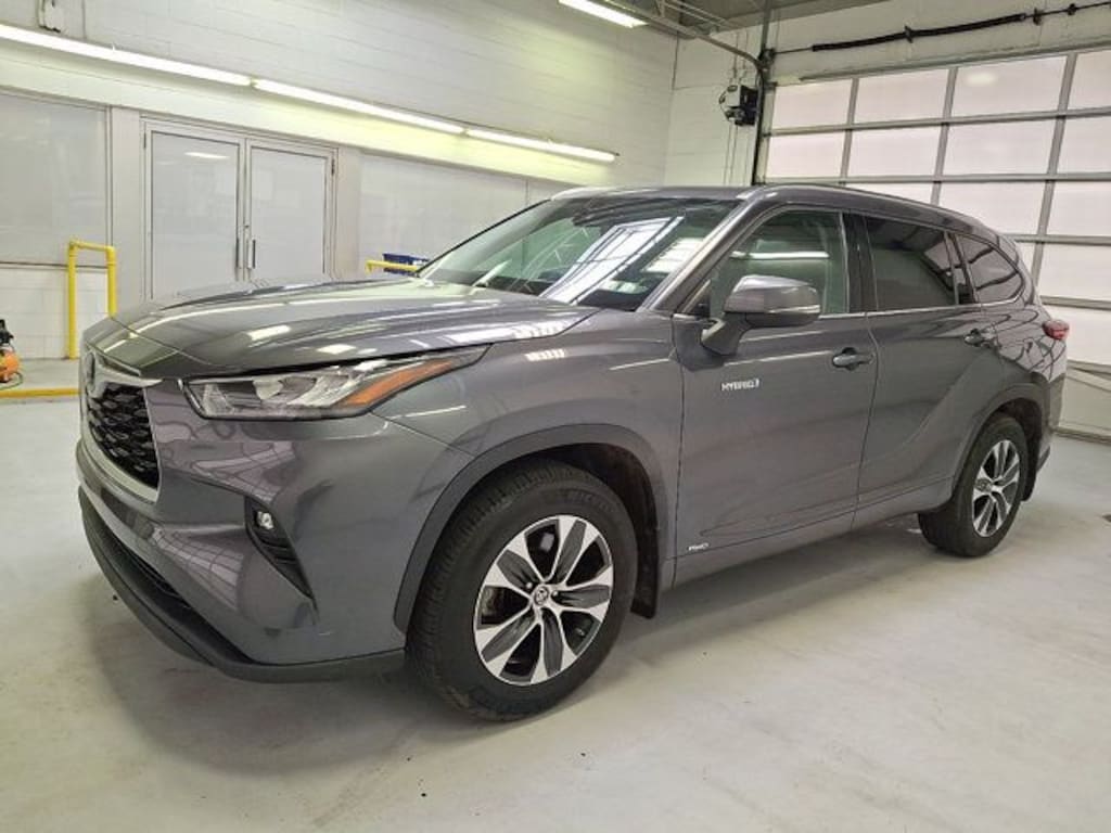 Used 2020 Toyota Highlander Hybrid XLE SUV